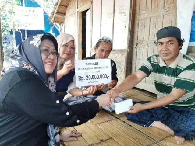 PMI Lebak Bantu Salurkan Donasi Pembangunan Sarana MCK dan Tempat Wudhu