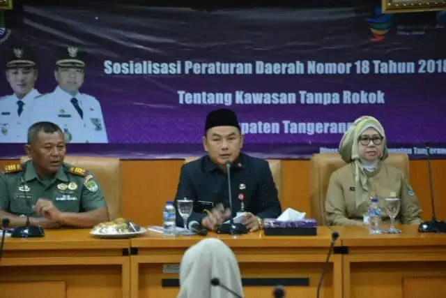 Merokok Dikawasan Pemkab Tangerang Bakal Ditangkap Satgas Merokok Dikawasan Pemkab Tangerang Bakal Ditangkap Satgas