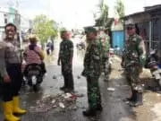 Hujan Deras, Polsek Jatiuwung Cek Rumah Warga Terendam Banjir di Periuk Hujan Deras, Polsek Jatiuwung Cek Rumah Warga Terendam Banjir di Periuk