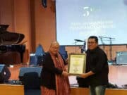 SMSI Raih Penghargaan MURI SMSI Raih Penghargaan MURI