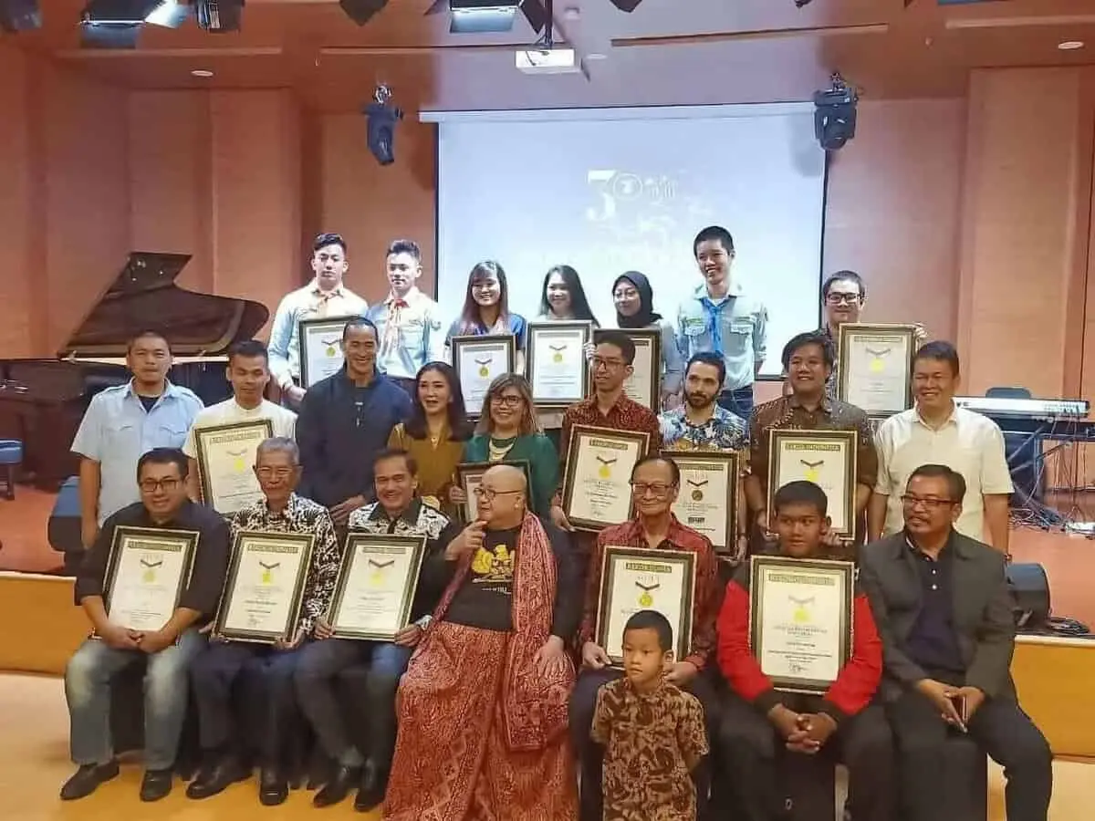 SMSI Raih Penghargaan MURI SMSI Raih Penghargaan MURI