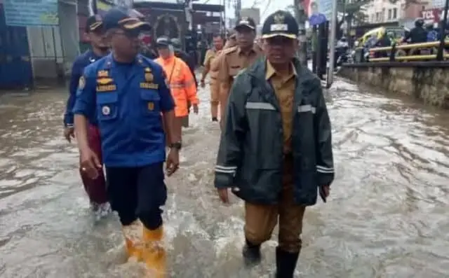 Terdapat 13 Titik, Kota Tangerang Kembali Dilanda Banjir Terdapat 13 Titik, Kota Tangerang Kembali Dilanda Banjir