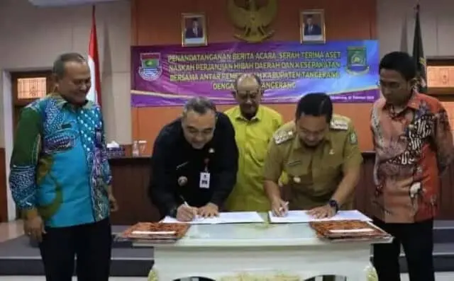 Pemkot dan Pemkab Tangerang Lakukan Serah Terima Aset Daerah Pemkot dan Pemkab Tangerang Lakukan Serah Terima Aset Daerah