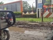 Jalan Marsekal Suryadharma Rusak, Warga: Siapa Bertanggungjawab? Jalan Marsekal Suryadharma Rusak, Warga: Siapa Bertanggungjawab?