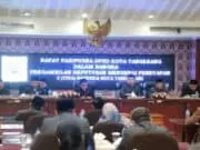 Paripurna DPRD Kota Tangerang Tentang Penetapan Tiga Raperda Paripurna DPRD Kota Tangerang Tentang Penetapan Tiga Raperda