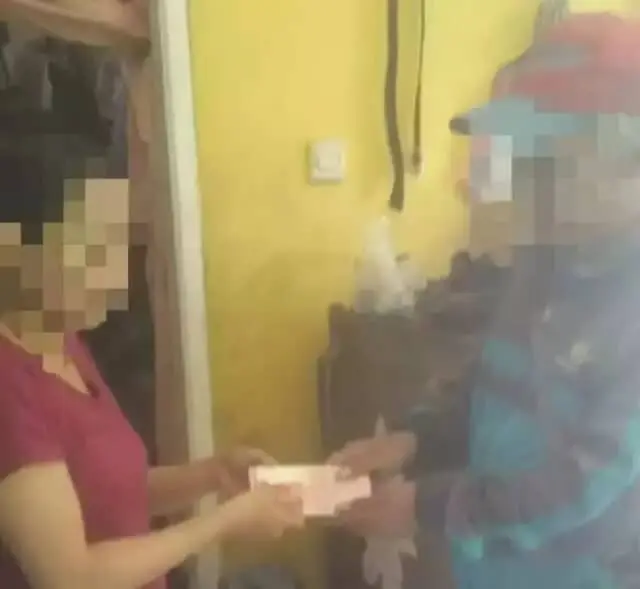 Oknum DLH Diduga Keras Jual Beli Pekerjaan Kebersihan Jalan Oknum DLH Diduga Keras Jual Beli Pekerjaan Kebersihan Jalan