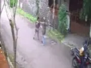 Bocah Kendarai Motor Dibegal Pake Celurit, Si Bocah Ga Pasrah, Begalnya Kabur Bocah Kendarai Motor Dibegal Pake Celurit, Si Bocah Ga Pasrah, Begalnya Kabur