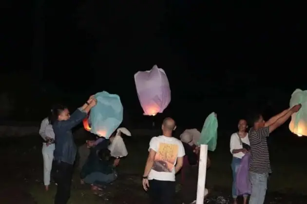 Wisata Ke Pantai, Tim Marcomm Xuping Jewelry Berharap Jadi Lebih Baik