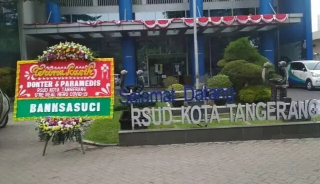 Buat Para Dokter dan Paramedis "U're Real Hero Covid-19" Buat Para Dokter dan Paramedis "U're Real Hero Covid-19"