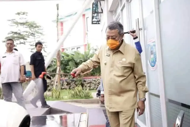 Atasi Covid-19, Benyamin: Perbanyak Alat Penyemprot Disinfektan Atasi Covid-19, Benyamin: Perbanyak Alat Penyemprot Disinfektan
