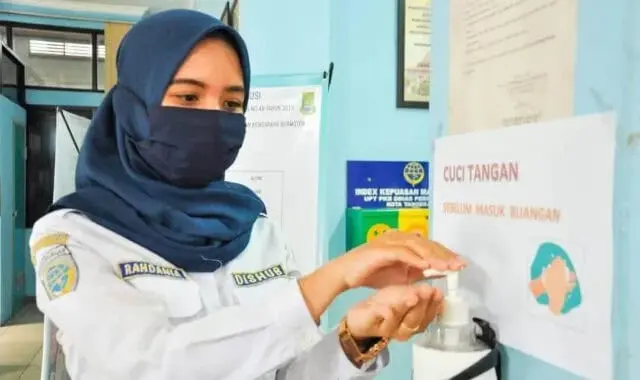 Social Distancing di Pelayanan KIR dan PKB Dishub Kota Tangerang Social Distancing di Pelayanan KIR dan PKB Dishub Kota Tangerang
