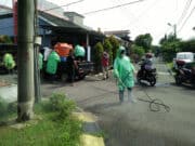 Bersama PMI, Kecamatan Pinang Semprot Desinfektan Harap Warga Mandiri Lawan Corona Bersama PMI, Kecamatan Pinang Semprot Desinfektan Harap Warga Mandiri Lawan Corona
