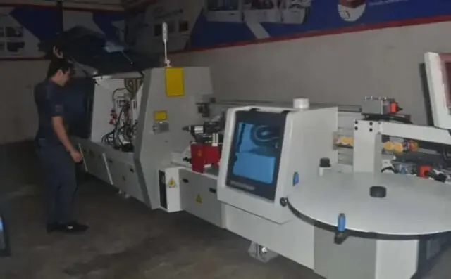 PT Alpha Utama Mandiri PT Alpha Utama Mandiri Kelola Kayu Jadi Berkualitas