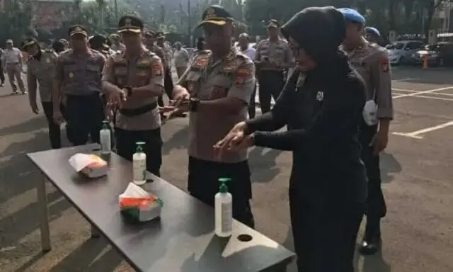 Cegah Corona, Polretro Tangerang Kota Gerakan Cuci Tangan Massal Cegah Corona, Polretro Tangerang Kota Gerakan Cuci Tangan Massal