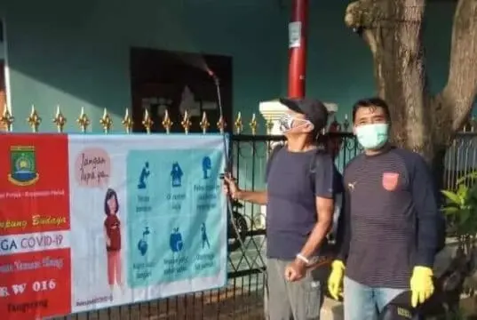 Manja! Disinfektan Sendiri, Warga Kota Tangerang Lawan Corona