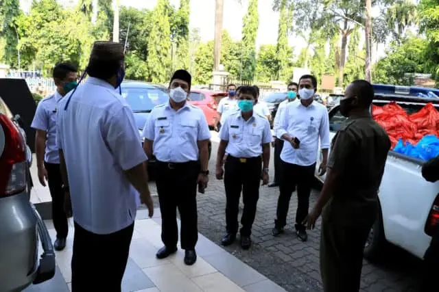 Warga Kota Tangerang Berstatus PDP Terima Bantuan Warga Kota Tangerang Berstatus PDP Terima Bantuan