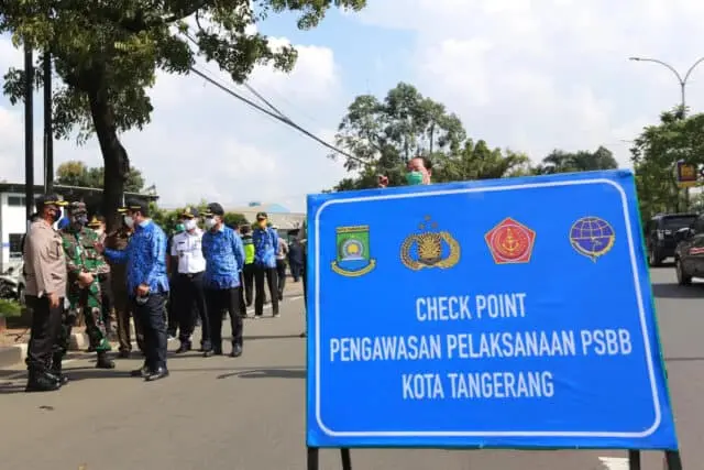Tinjau Titik Check Point PSBB, Warga Kota Tangerang Diminta Disiplin dan Patuh Tinjau Titik Check Point PSBB, Warga Kota Tangerang Diminta Disiplin dan Patuh