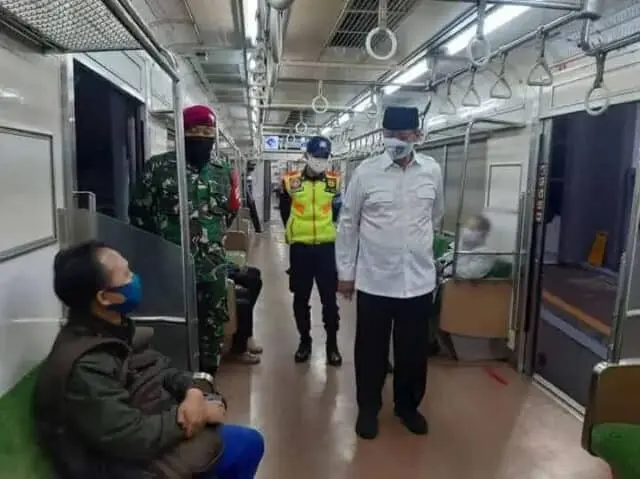 Gubernur Tinjau KRL dan Check Point Ruas Jalan Tangerang Raya Gubernur Tinjau KRL dan Check Point Ruas Jalan Tangerang Raya