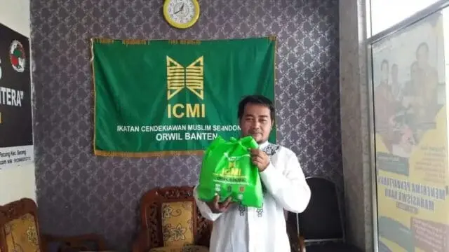 ICMI Orwil Banten Bagikan Ratusan Paket Sembako ICMI Orwil Banten Bagikan Ratusan Paket Sembako