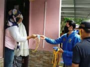 Bagikan Masker dan Vitamin ke Warga, PMI-KNP Kota Tangerang Edukasi Bahaya Covid-19 Bagikan Masker dan Vitamin ke Warga, PMI-KNP Kota Tangerang Edukasi Bahaya Covid-19