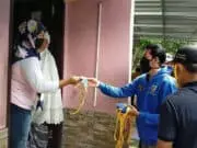 Bagikan Masker dan Vitamin ke Warga, PMI-KNP Kota Tangerang Edukasi Bahaya Covid-19 Bagikan Masker dan Vitamin ke Warga, PMI-KNP Kota Tangerang Edukasi Bahaya Covid-19