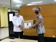Paramount Land Serahkan 8.000 Paket Sembako ke Bupati Tangerang Paramount Land Serahkan 8.000 Paket Sembako ke Bupati Tangerang