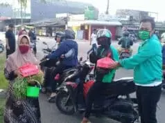 Pandemi Corona, Bhakti PKB Bagikan Ratusan Nasi Bungkus, Masker dan Hand Sanitizer Pandemi Corona, Bhakti PKB Bagikan Ratusan Nasi Bungkus, Masker dan Hand Sanitizer