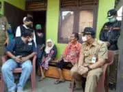 Nenek Sebatang Kara di Kota Tangerang Masih Diurus Keluarga Nenek Sebatang Kara di Kota Tangerang Masih Diurus Keluarga