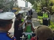Hari ke-5 PSBB di Kota Tangerang, Masih Padat Karna Industri Masih Beroperasi Hari ke-5 PSBB di Kota Tangerang, Masih Padat Karna Industri Masih Beroperasi