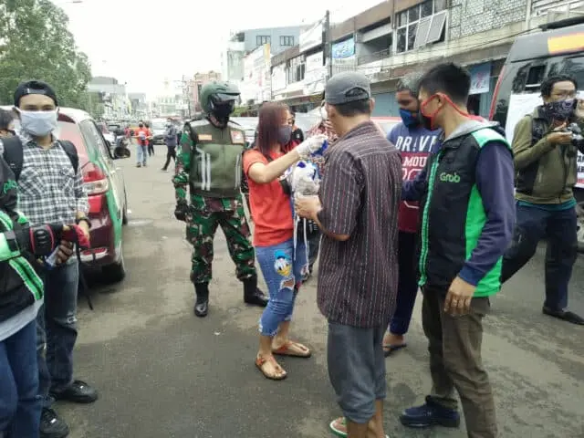 Bersama TNI-Polri, Komunitas ASA Bagikan 3.000 Masker di Tangerang Bersama TNI-Polri, Komunitas ASA Bagikan 3.000 Masker di Tangerang