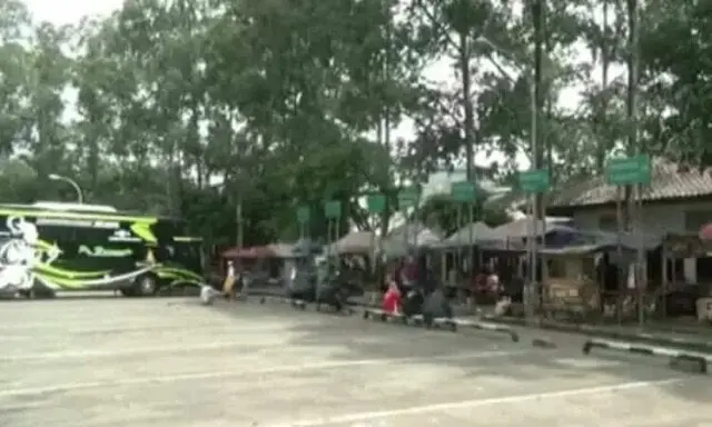 Warga Gagal Mudik Lewat Terminal Poris Plawad, diRumahAja Rebahan Warga Gagal Mudik Lewat Terminal Poris Plawad, diRumahAja Rebahan