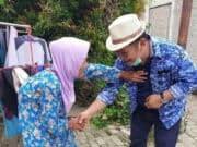 Politisi Demokrat Bagikan Ratusan Paket Sembako Politisi Demokrat Bagikan Ratusan Paket Sembako