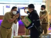 Arief Terima Bantuan Penanggulangan Covid-19 di Kota Tangerang Arief Terima Bantuan Penanggulangan Covid-19 di Kota Tangerang