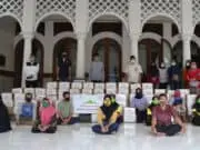 Elnusa Petrofin Bagikan 9.591 Paket Sembako Lebaran di Seluruh Indonesia Elnusa Petrofin Bagikan 9.591 Paket Sembako Lebaran di Seluruh Indonesia