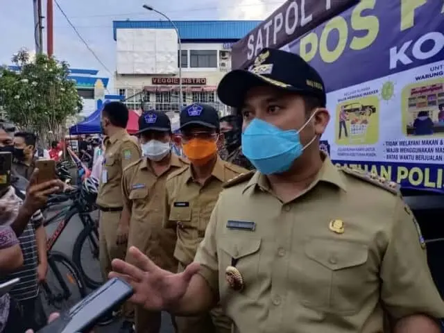 Walikota Tangerang Evaluasi PSBB, Sidak Pasar: Kalau Tidak Mau Diatur Ditindak Walikota Tangerang Evaluasi PSBB, Sidak Pasar: Kalau Tidak Mau Diatur Ditindak