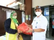 5.000 Paket Sembako Disalurkan Pada Guru Ngaji se-Kota Tangerang 5.000 Paket Sembako Disalurkan Pada Guru Ngaji se- Kota Tangerang