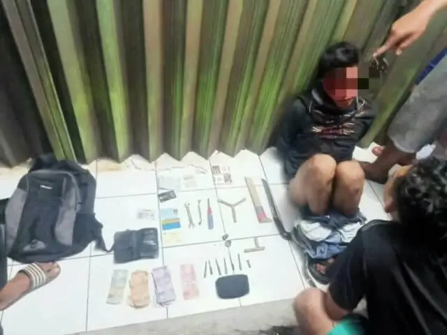 Diduga Hendak Maling Motor, 1 Pelaku Diamuk Massa Diduga Hendak Maling Motor, 1 Pelaku Diamuk Massa