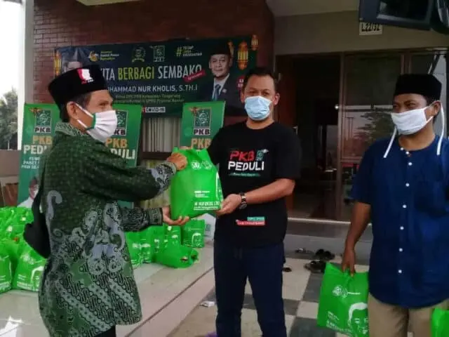 DPC PKB Kabupaten Tangerang Peduli Guru Ngaji dan PHK Covid-19 DPC PKB Kabupaten Tangerang Peduli Guru Ngaji dan PHK Covid-19