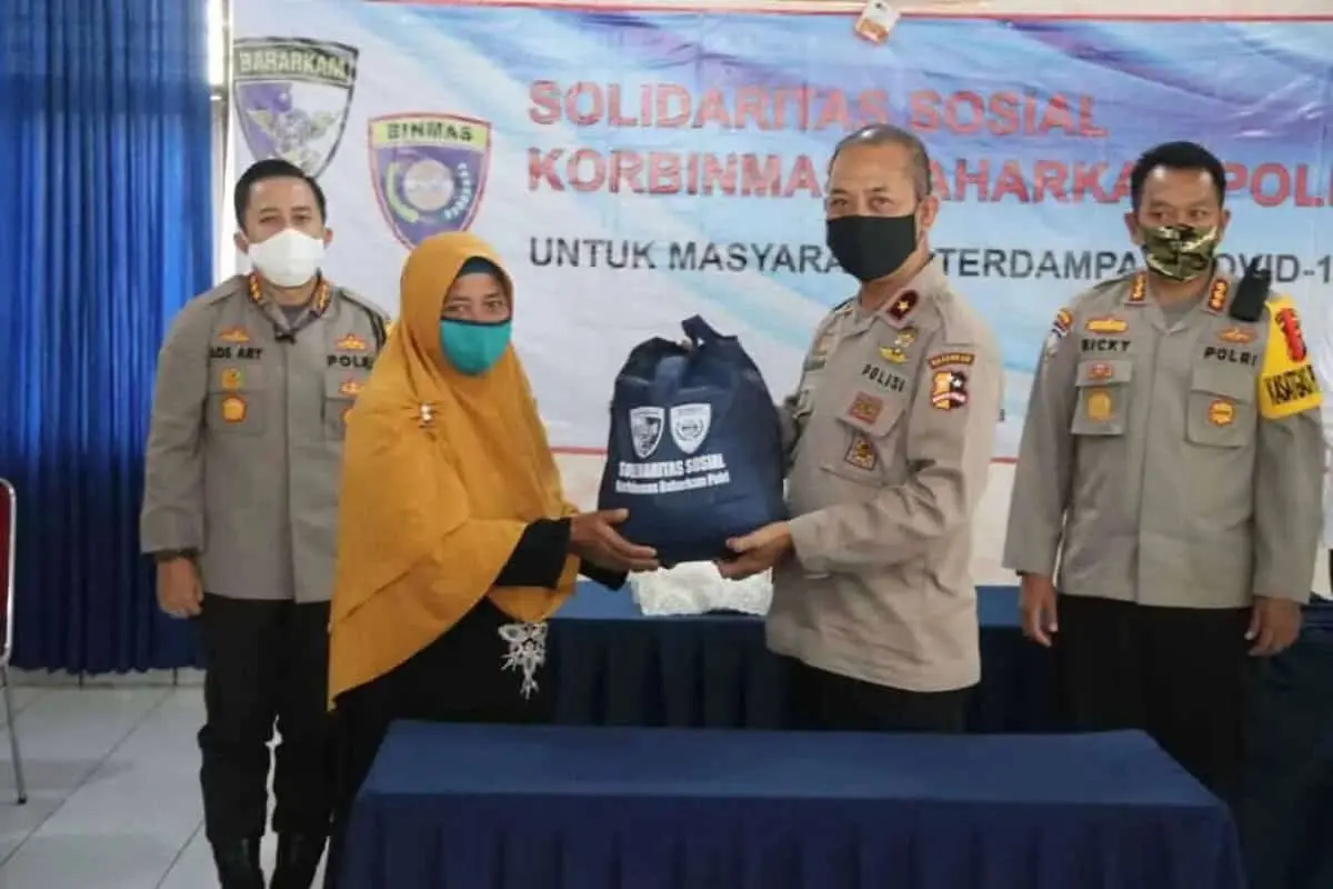Pandemi Corona, Direktorat Bintibmas Baharkam Polri Galang Aksi Solidaritas di Tangerang Pandemi Corona, Direktorat Bintibmas Baharkam Polri Galang Aksi Solidaritas di Tangerang