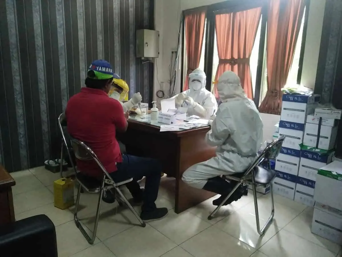Pemkot Tangerang Tindak Warga Langgar PSBB, Hasil Rapid Test Lima Orang Positif Covid-19 Pemkot Tangerang Tindak Warga Langgar PSBB, Hasil Rapid Test Lima Orang Positif Covid-19