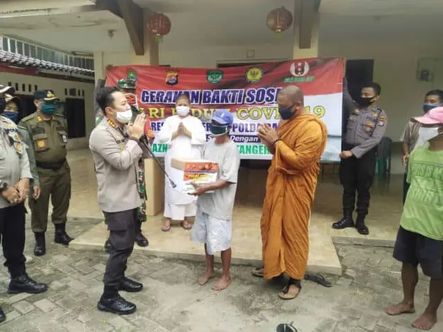 Solideritas Sosial Polresta Tangerang Salurkan Bantuan Bagi Masyarakat Terdampak Covid-19 Solideritas Sosial Polresta Tangerang Salurkan Bantuan Bagi Masyarakat Terdampak Covid-19