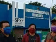 Pandemi Covid-19, PWI Banten Berbagi Sembako dan Takjil Pandemi Covid-19, PWI Banten Berbagi Sembako dan Takjil