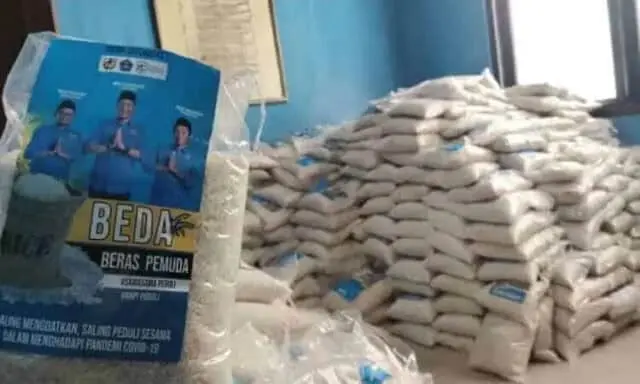 KNPI Kota Tangerang Salurkan 2 Ton Beras Bantu Masyarakat Terdampak Covid-19 KNPI Kota Tangerang Salurkan 2 Ton Beras Bantu Masyarakat Terdampak Covid-19