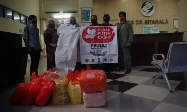 Peringati HKN 20 Mei, Kotret Salurkan Bantuan APD Peringati HKN 20 Mei, Kotret Salurkan Bantuan APD