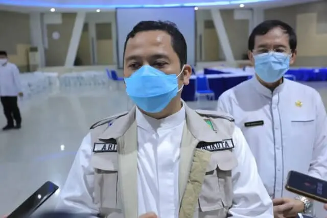 Langgar PSBB Tahap III, Identitas Ditahan Bayar Denda Hingga Bersihkan Fasilitas Umum Langgar PSBB Tahap III, Identitas Ditahan Bayar Denda Hingga Bersihkan Fasilitas Umum