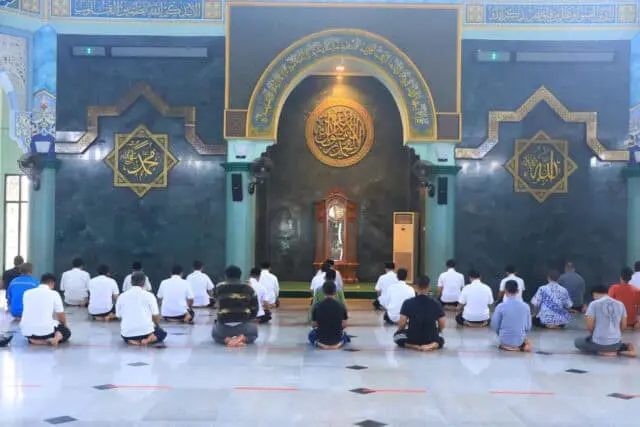 Masjid Raya Al Azhom Sudah Kembali Dibuka Masjid Raya Al Azhom Sudah Kembali Dibuka