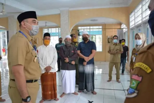 Zaki Pastikan Masjid Terapkan Protokol Kesehatan Pasca Dibuka Zaki Pastikan Masjid Terapkan Protokol Kesehatan Pasca Dibuka
