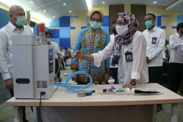 Airin Terima Bantuan Alat Penanganan Covid-19 dari BPPT Airin Terima Bantuan Alat Penanganan Covid-19 dari BPPT
