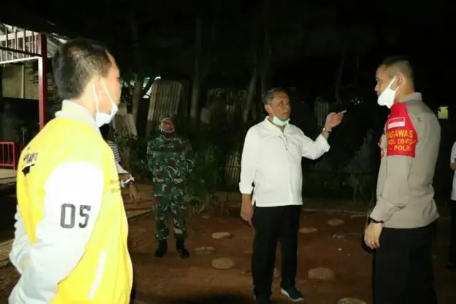 Benyamin Davnie Kunjungi Kampung Tangguh "Jawara Tangsel" di Marga Jaya Benyamin Davnie Kunjungi Kampung Tangguh "Jawara Tangsel" di Marga Jaya