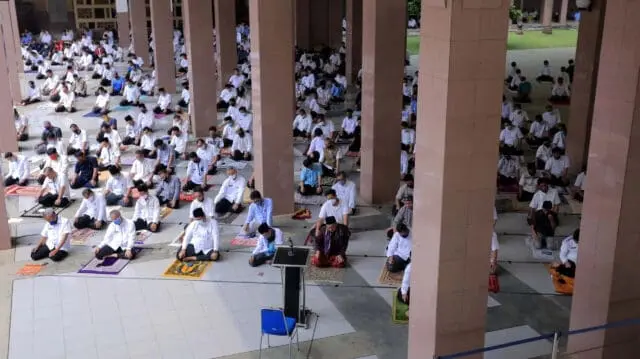 Terapkan Protokol Kesehatan, Pemkot Tangerang Gelar Sholat Jumat di Plasa Puspem Terapkan Protokol Kesehatan, Pemkot Tangerang Gelar Sholat Jumat di Plasa Puspem